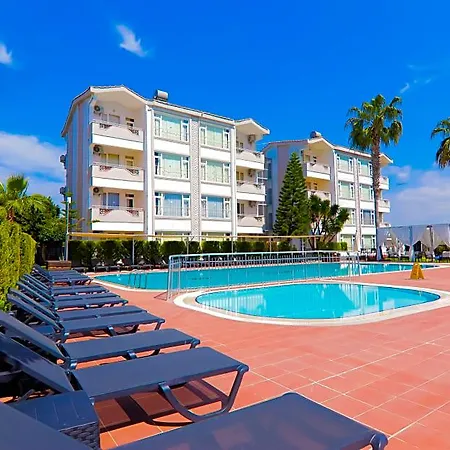 Ξενοδοχείο New Garden 3*